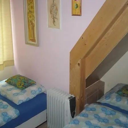 Tatil Evi U Kempu Jedovnice